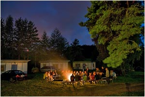 Lagerfeuer am Abend auf dem Ferienhof Birkengrund